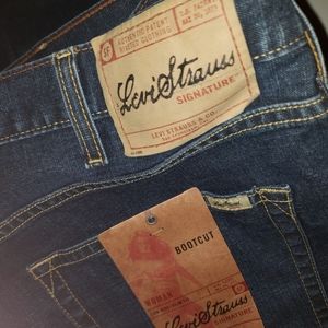 Signature by Levi Strauss Jeans 24W LONG Boot Cut low rise slim fit plus Jeans